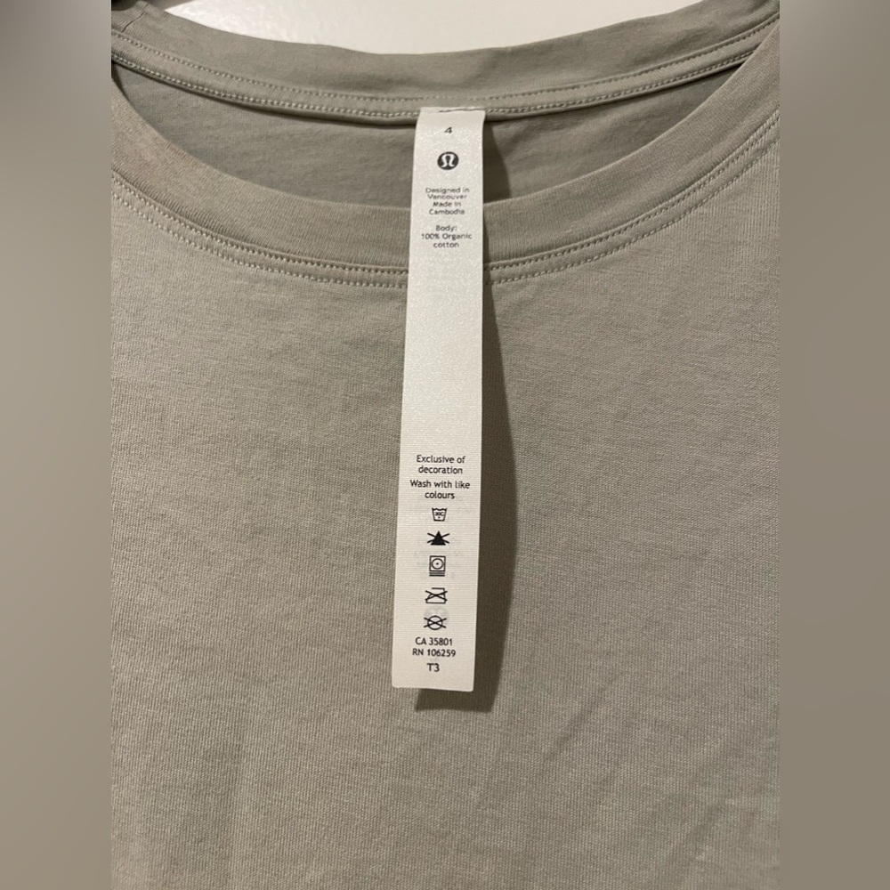 Lululemon T Shirt